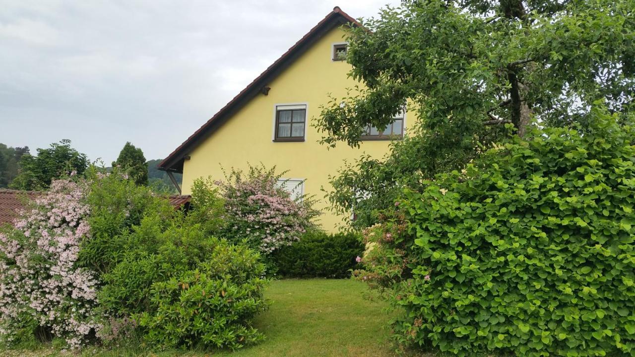 Ferienwohnung Adelhardt Eckersdorf المظهر الخارجي الصورة